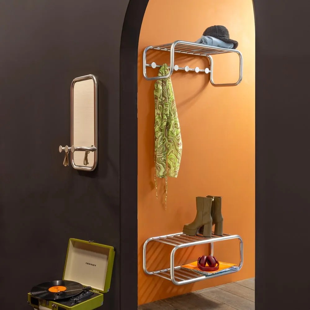 Ezüstszínű fém fali fogas polccal 72 cm Retro – Spinder Design