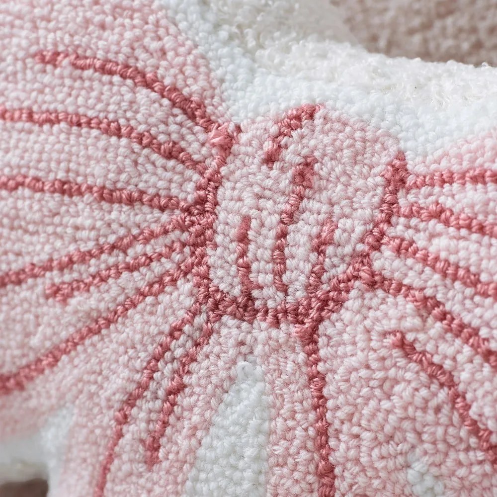 Buklé díszpárna 43x45 cm Bow – Catherine Lansfield