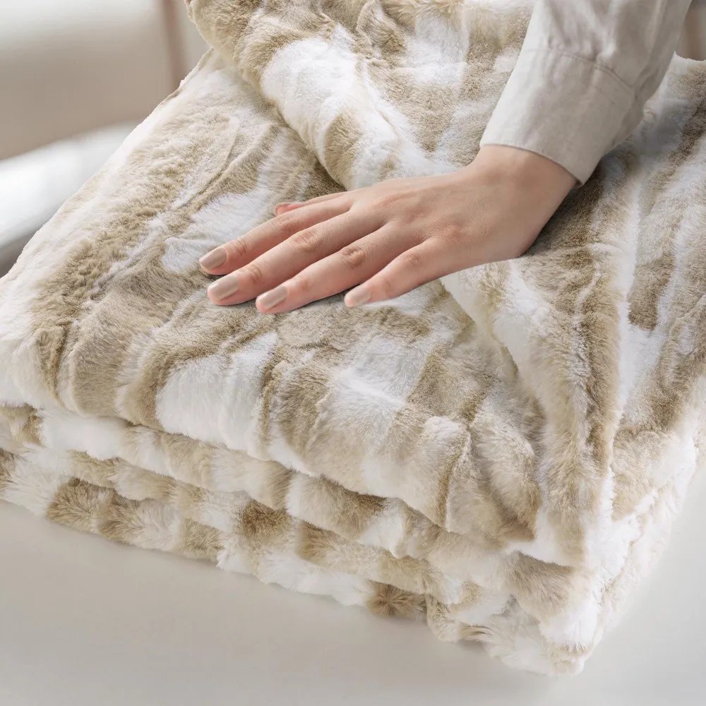 Bézs műszőrme takaró 180x220 cm Cheyenne – douceur d'intérieur