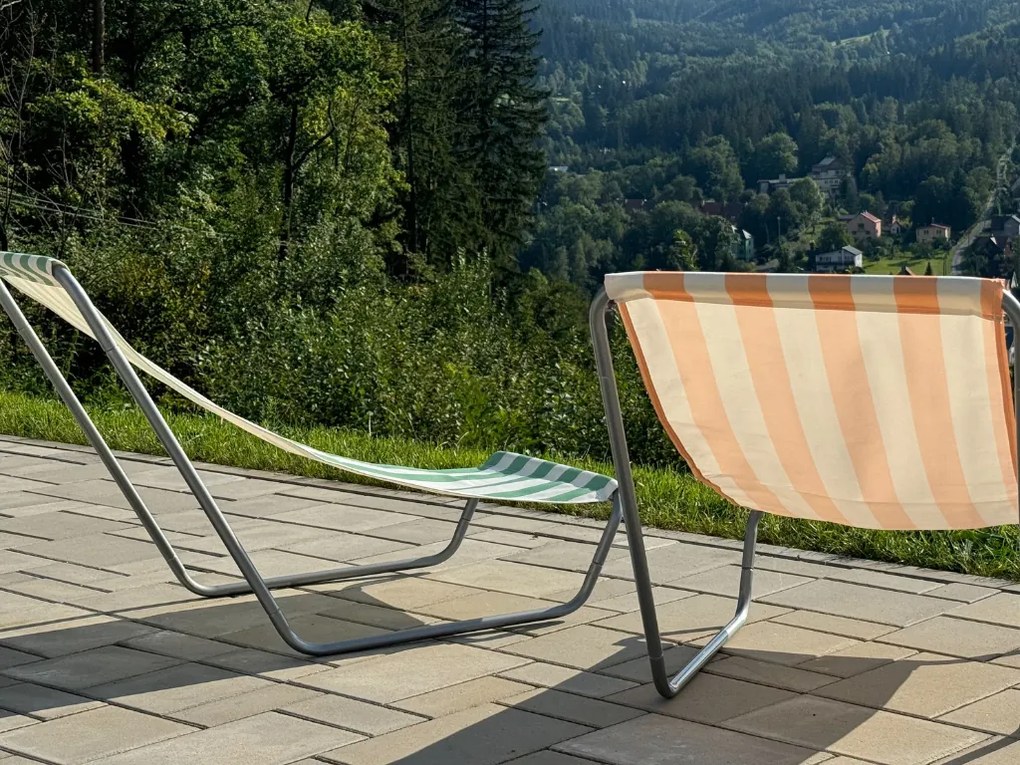 Összecsukható strandnyugágy SAND, világoszöld csíkokkal