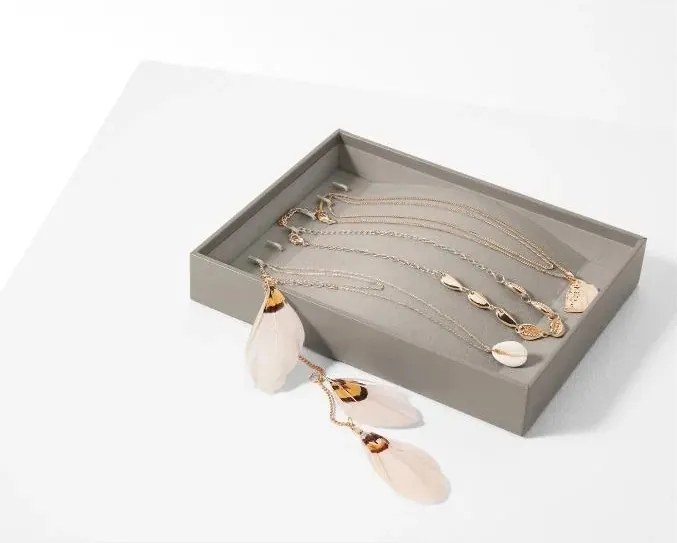 Bársony ékszerdoboz nyakláncokhoz, karkötőkhöz, 7 akasztóval