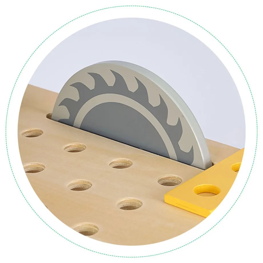 Fa barkács asztal szerszámokkal krétatáblával 47 darab