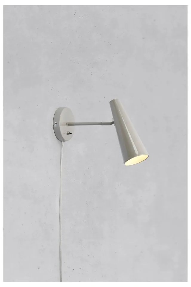 Szürkésbézs konnektorhoz csatlakoztatható fali lámpa Peak – Markslöjd