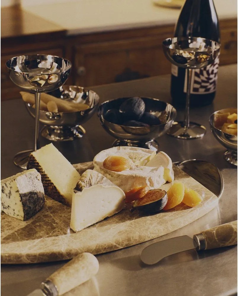 Márvány szervírozó vágódeszka 39,5 x 21 cm Adoma – Kave Home