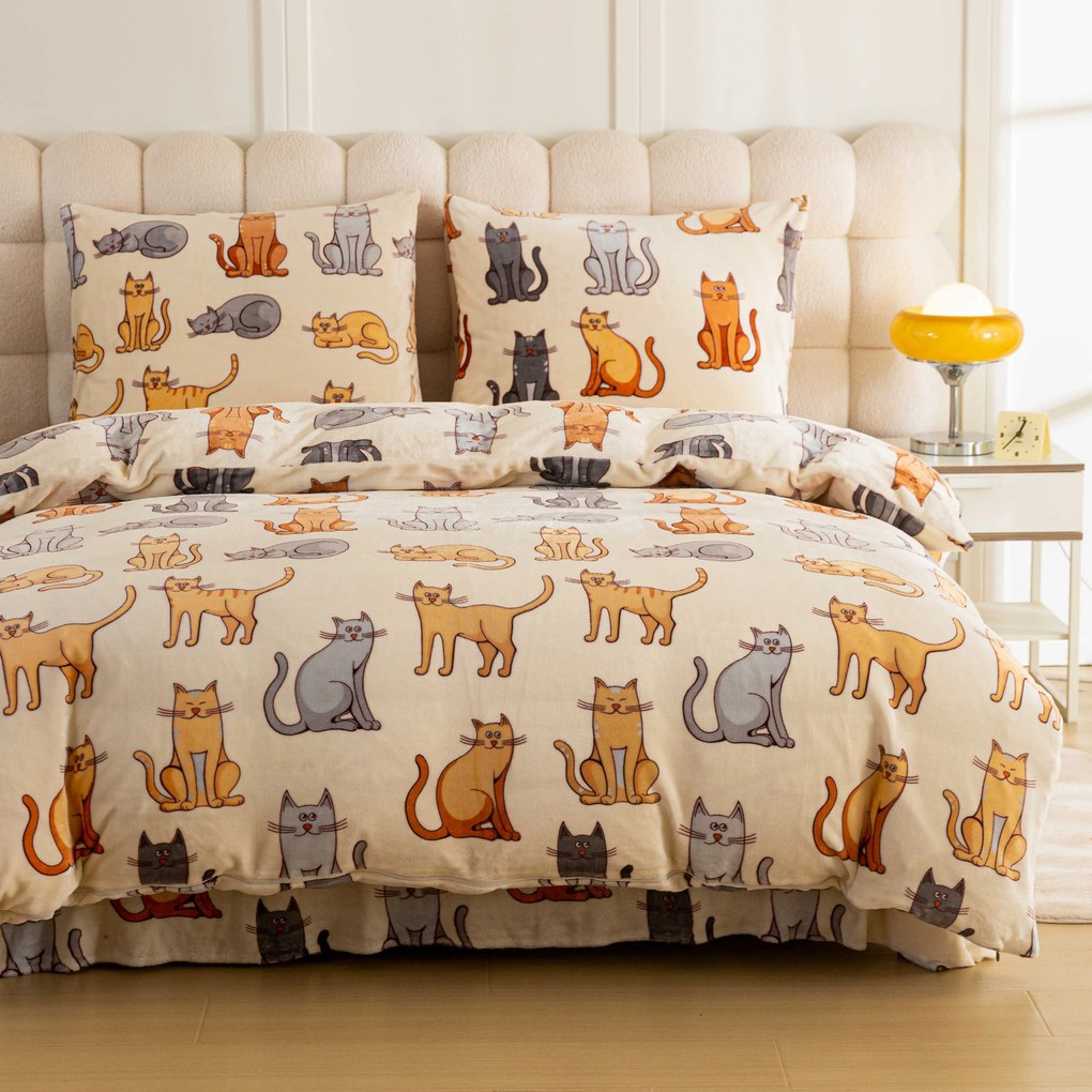 Mikroszálas ágynemű COLORED CATS krém színben Ágyneműhuzat mérete: 2 db 70 x 90 cm | 200 x 220 cm