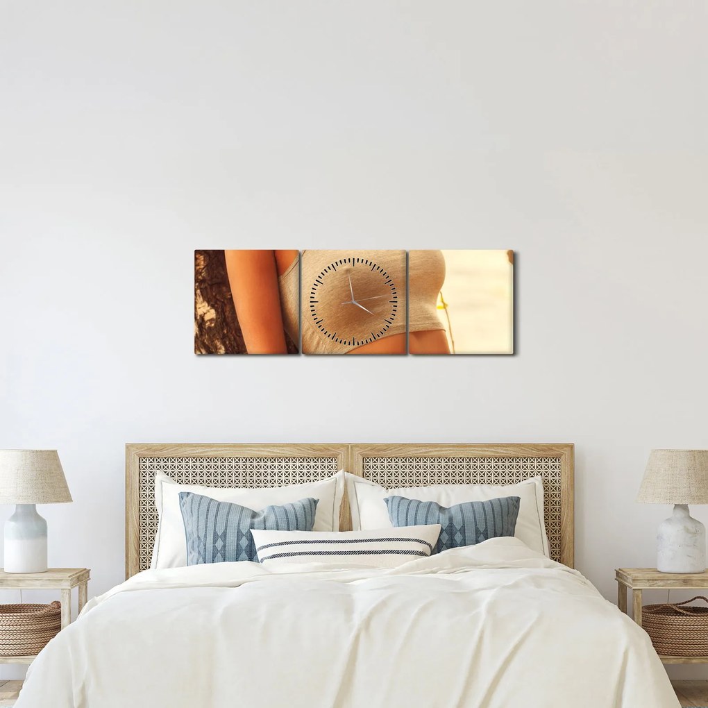 Kép - nő a fa mellett (órával) (90x30 cm)