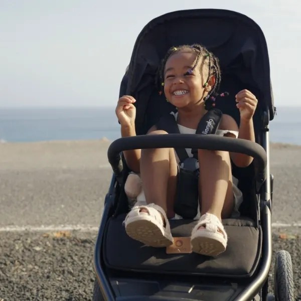 Lionelo - Babakocsi AZURA fekete