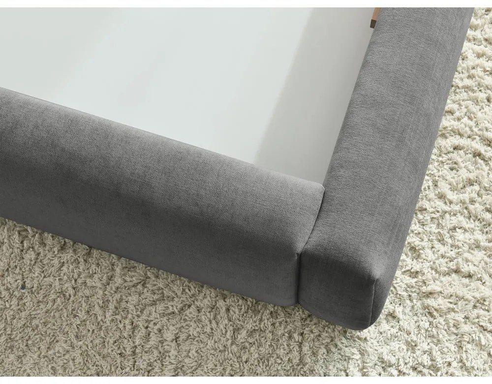 Szürke kárpitozott franciaágy tárolóhellyel, ágyráccsal 160x200 cm Vernon – Bobochic Paris