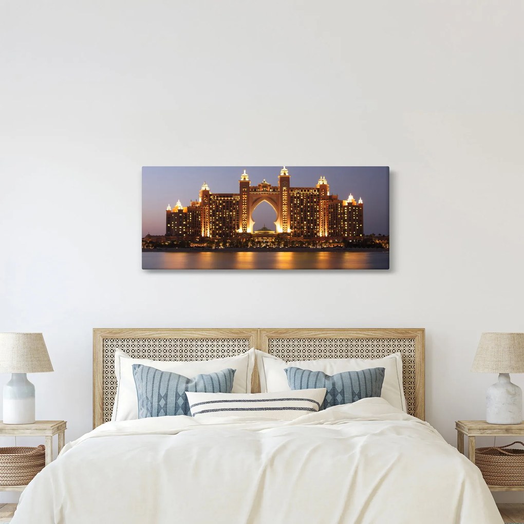 Kép egy épületról Dubajban (120x50 cm)