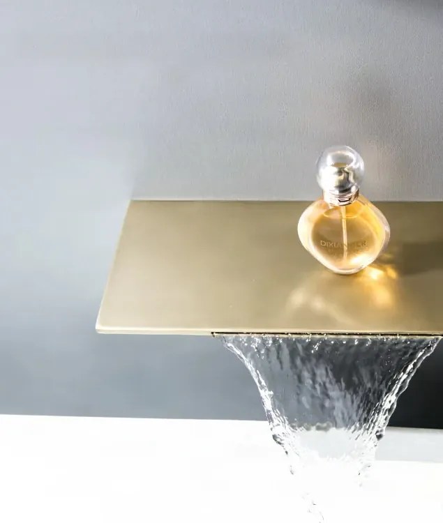 Fali mosdócsaptelep ELITE EDITION BSW1722 LED-világítással, vízeséses kifolyóval, többféle színváltozatban — Gunmetal szürke