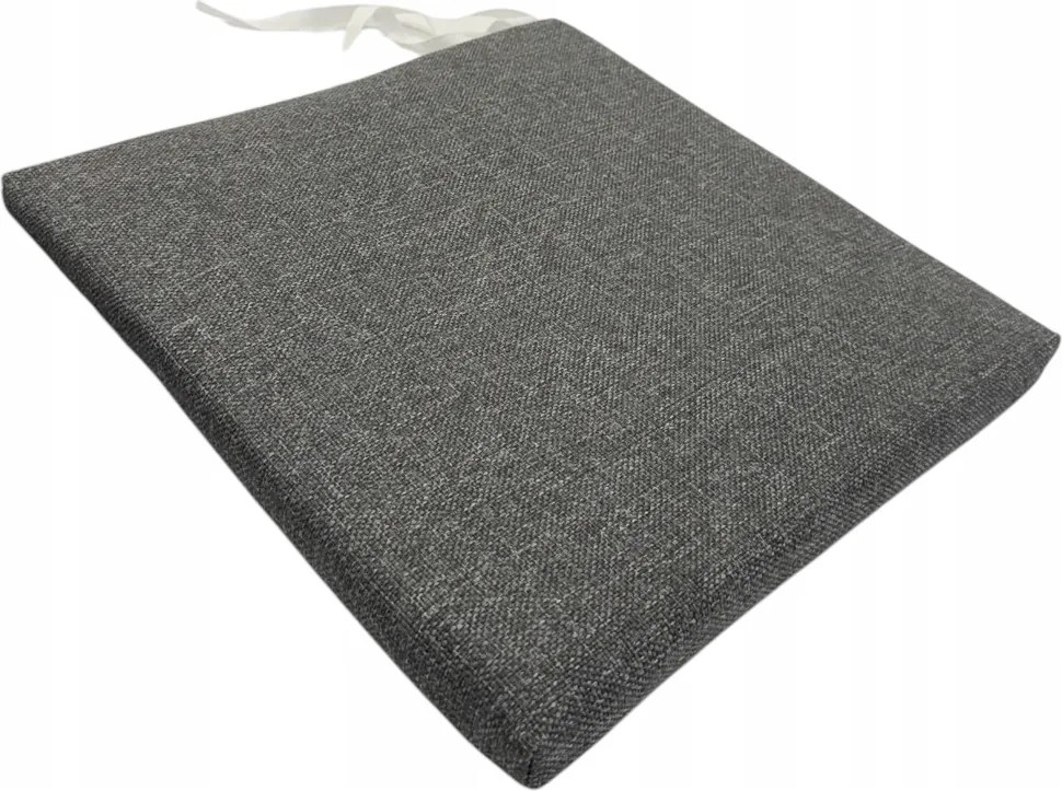 Székpárna pöttyökkel puha ülőfelület a konyha kertjébe