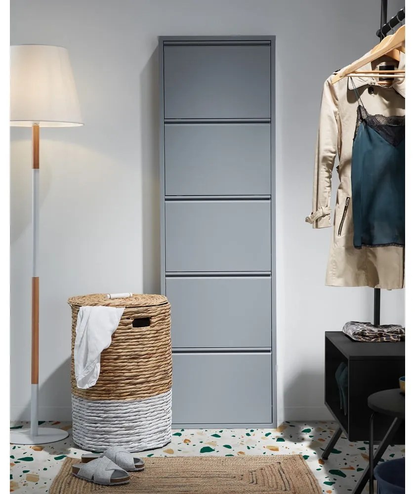 Szürke fém billenő ajtós cipőtartó 50x169x15 cm Ode – Kave Home