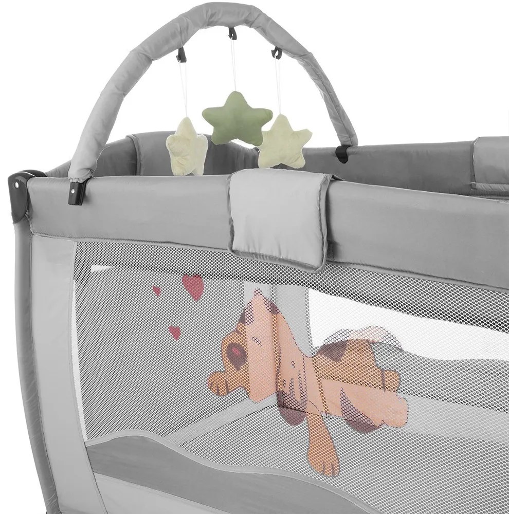 Utazóágy pelenkázó lappal és játékhíddal, szürke