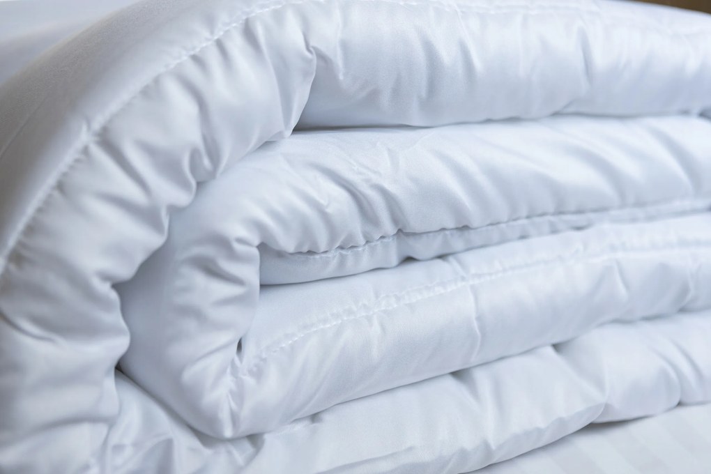 Antiallergén egész éves paplan MrTowel 160x200cm 400g/m2 Tömör és puha