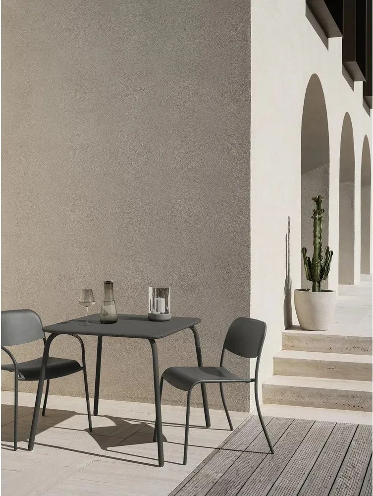 Fém kerti étkezőasztal 80x80 cm Yua – Blomus