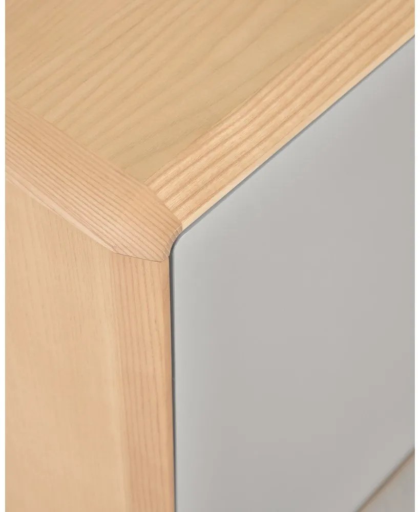 Szürke-natúr színű éjjeliszekrény Anielle – Kave Home