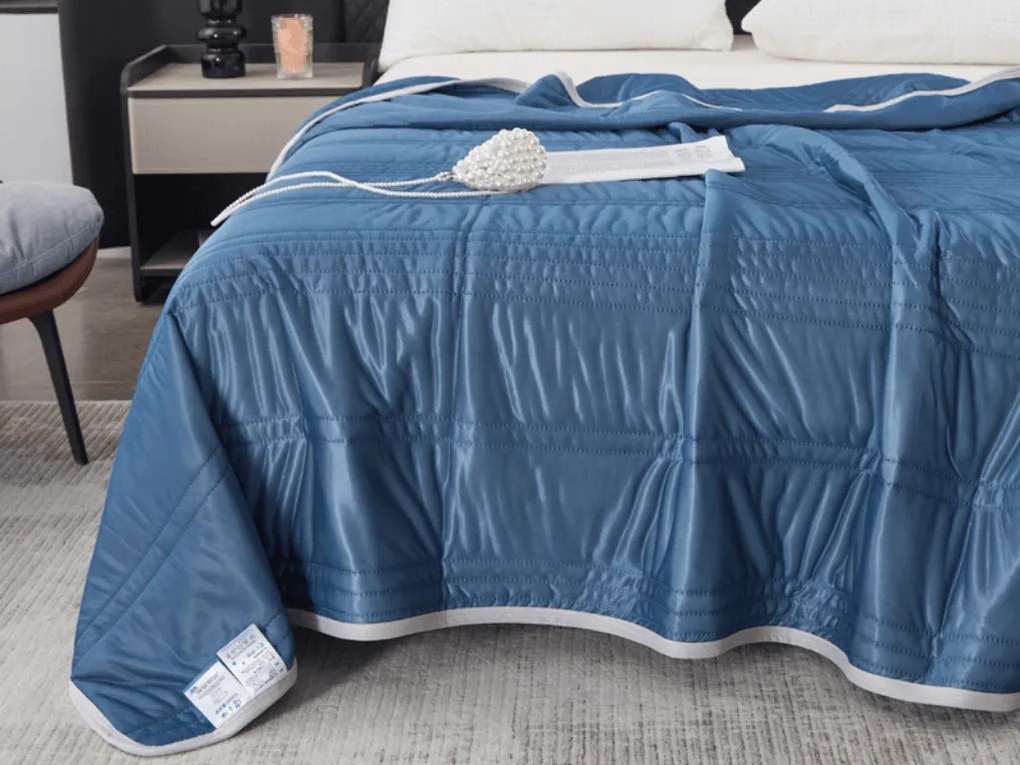 Hűsítő nyári paplan CELIA, sötétkék Méret: 200 x 220 cm