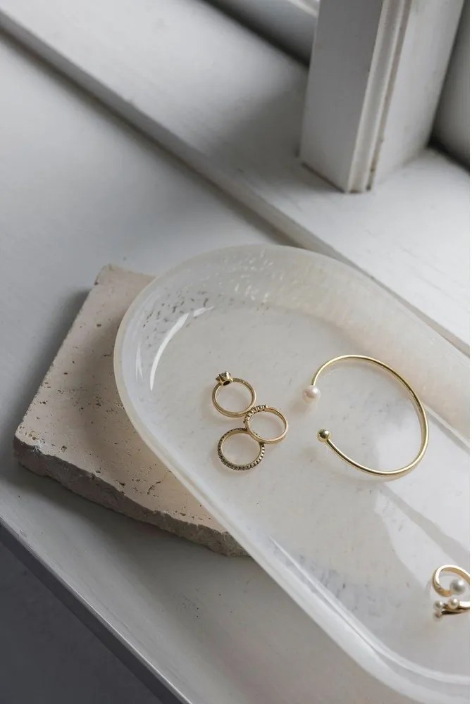 Üveg dekoratív tálca 14x25,5 cm Opal – Mette Ditmer Denmark