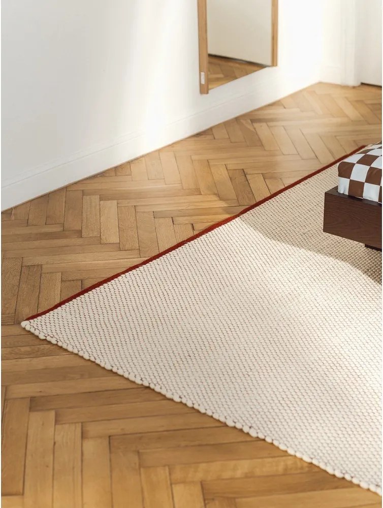 Piros-bézs kézi szövésű gyapjú szőnyeg 140x200 cm Lenu – noo.ma