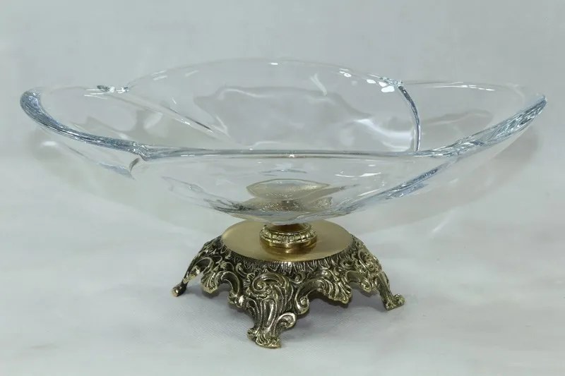 Masszív vastag fodros üveg bonbonier tál barokkos aranysárga míves sárgaréz talpon 14x33x23cm