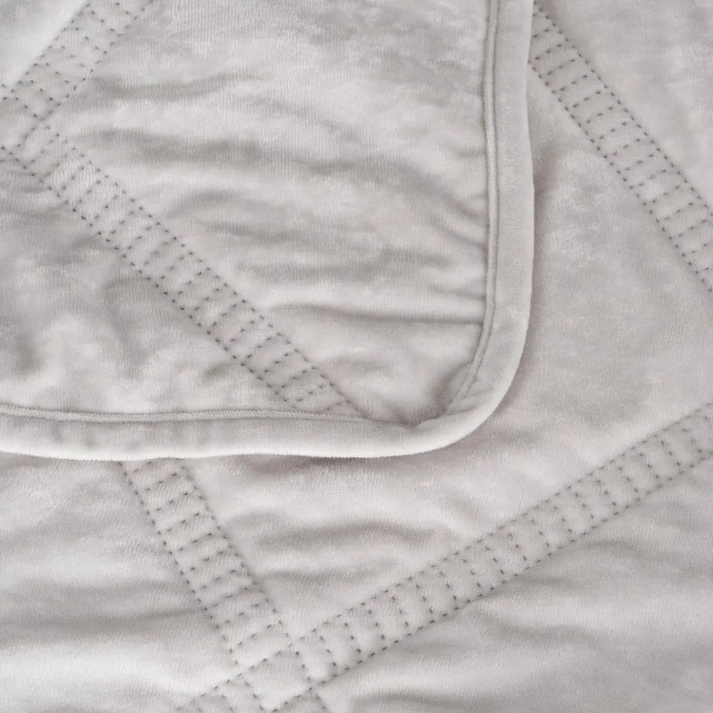 Krémszínű bársony steppelt ágytakaró 180x260 cm – Ixia