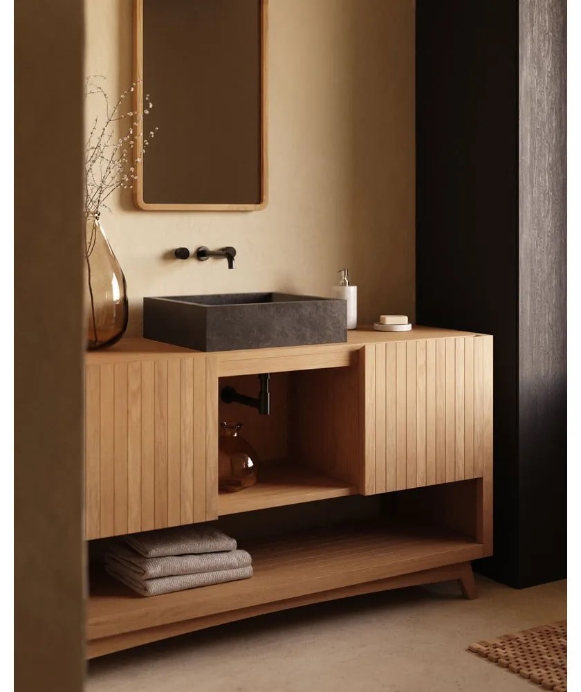 Natúr színű alacsony teakfa mosdó alatti szekrény 140x80 cm Kuveni – Kave Home