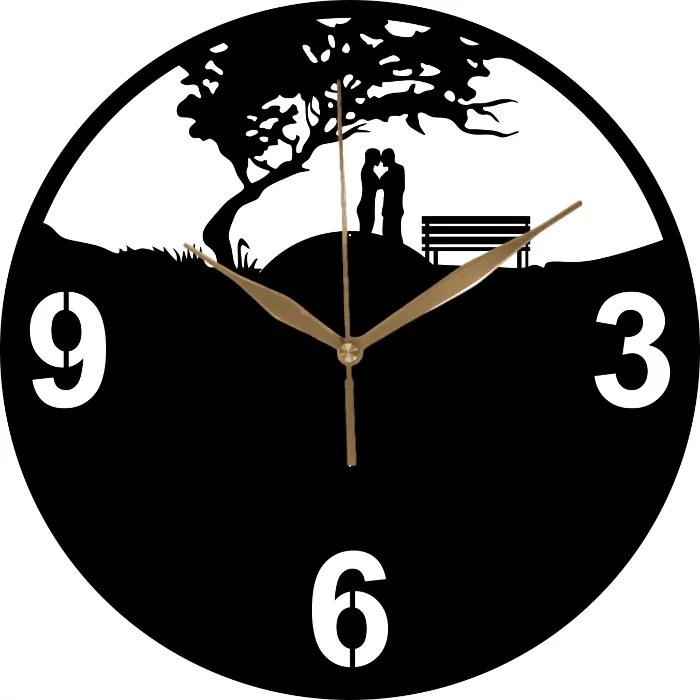 Falióra Fa Valentin nap Szerelmes Pár a padnál Ajándék 35 cm