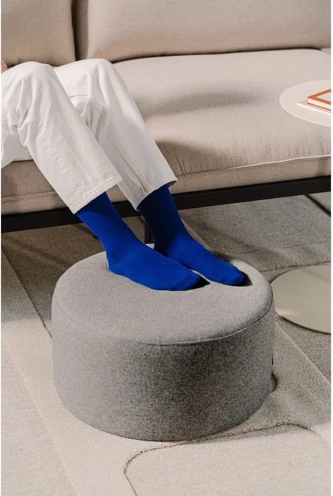 Szürke gyapjú puff Folk – noo.ma