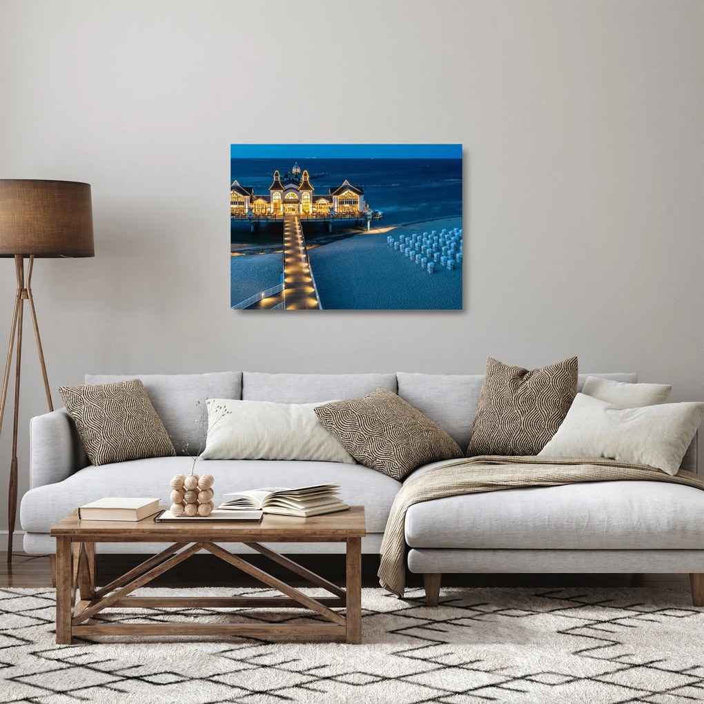Kép - szalloda a tengerparton (üvegen) (70x50 cm)