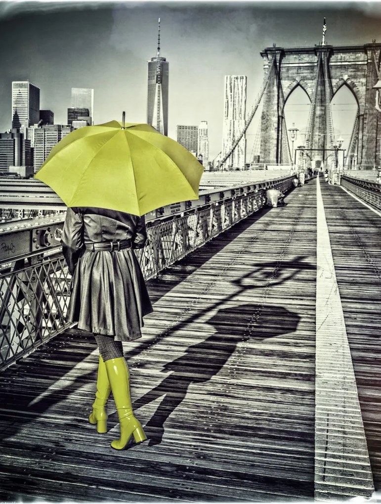 Poszter 30x40cm Turista esernyővel a Brooklyn hídon sétálva, Ass