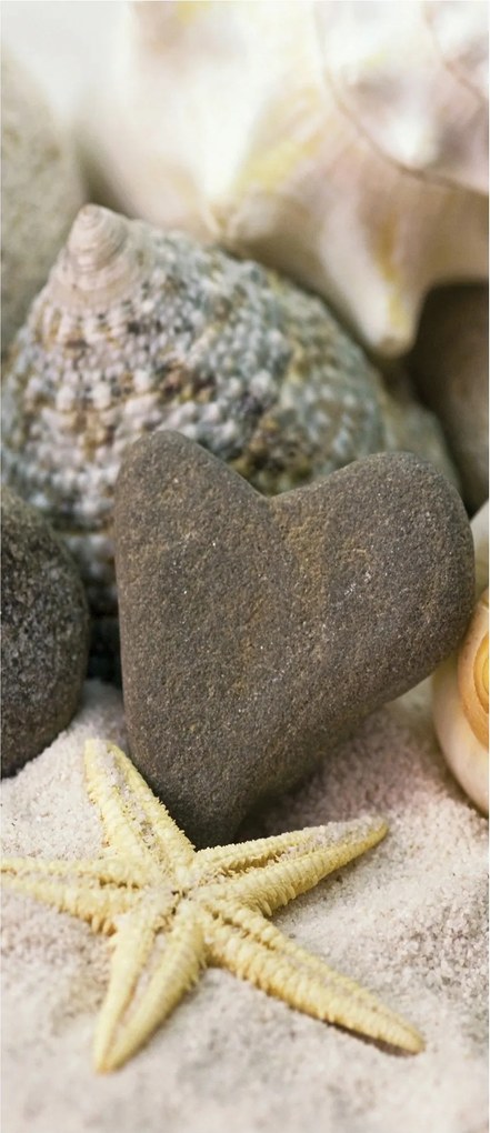 Matrica Fotótapéta Tengeri szerelem Kövek Kagylók szív a tengerparton 91x211