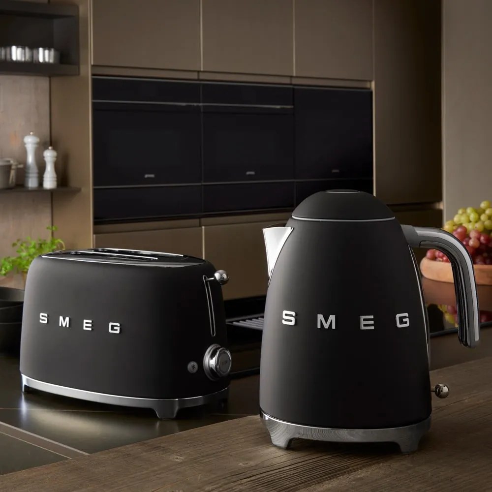 Matt fekete kenyérpirító Retro Style – SMEG