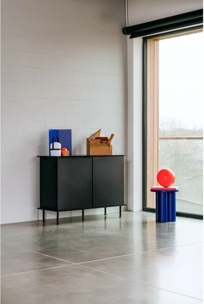 Fekete komód kábellyukkal 120x88x50 cm Suumo – noo.ma