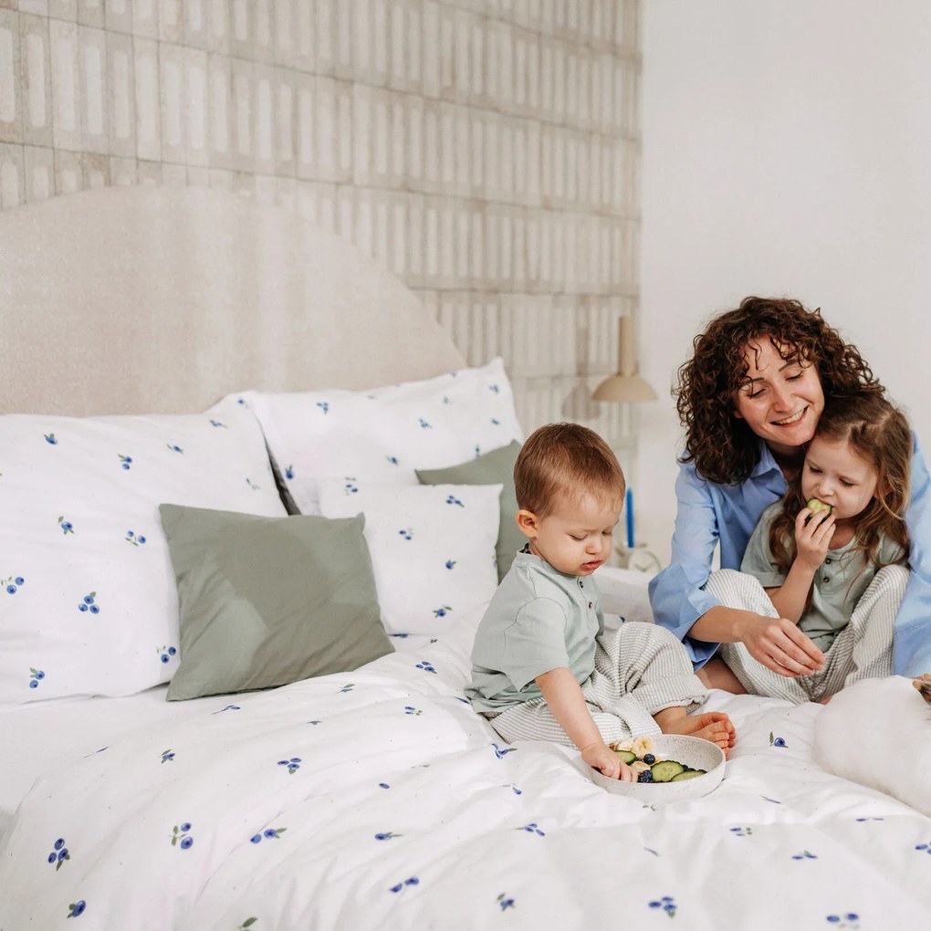 Goldea pamut ágyneműhuzat - áfonya mintás 240 x 220 és 2db 70 x 90 cm