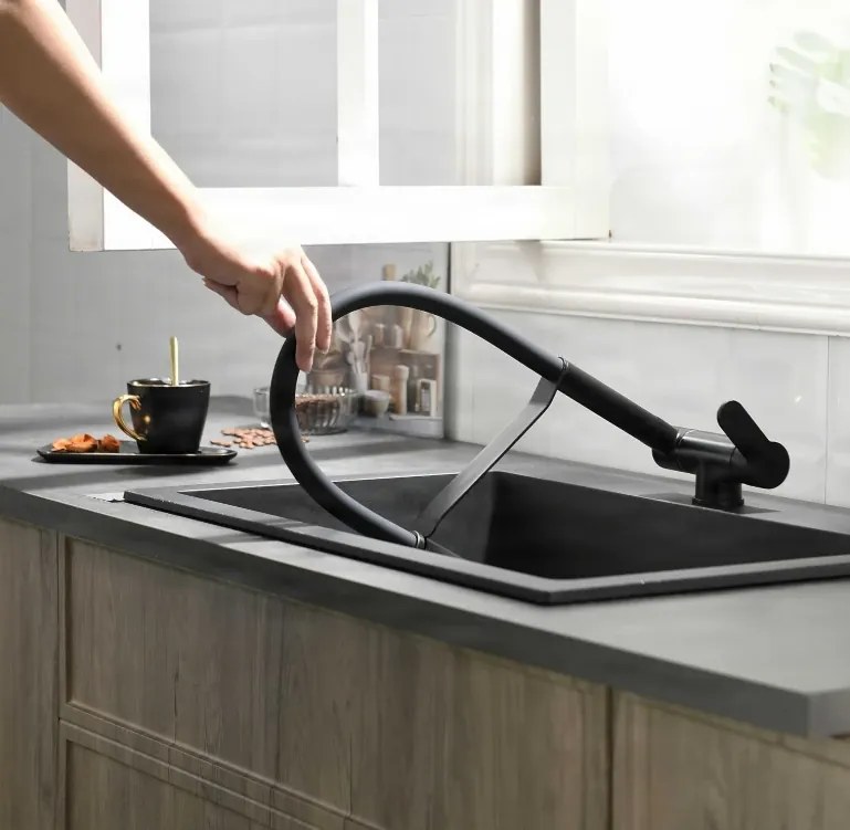 Konyhai csaptelep ELITE EDITION KW1202 lehajtható kifolyóval és kihúzható zuhanyfejjel, több színváltozatban — Fekete