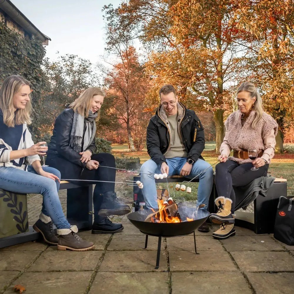 Fekete kerti pad Curved – Esschert Design