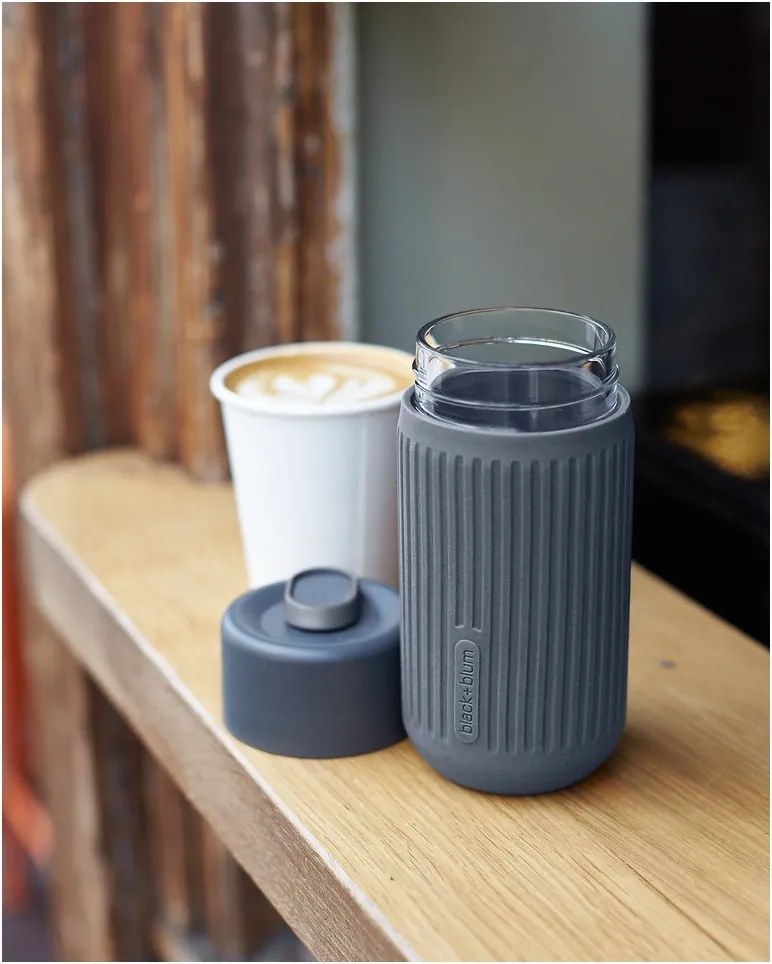 Sötétszürke üveg utazóbögre 340 ml – Black + Blum