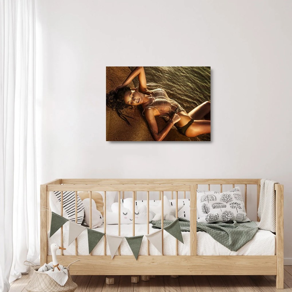 Fekvő nő a tengerparton képe (üvegen) (70x50 cm)