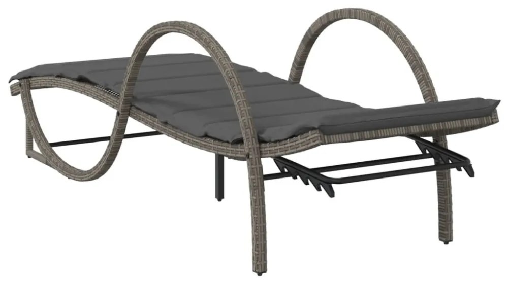 2 db szürke polyrattan napozóágy párnával