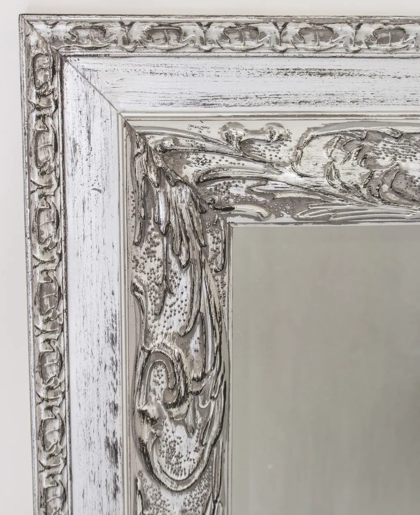 Téglalap alapú élcsiszolt szelíden faragott koptatott vintage ezüst fa keretben 115x75x5cm
