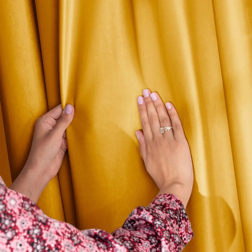 Sárga bársony dimout (részleges sötétítő) függöny 140x270 cm Eyelets – Restilo