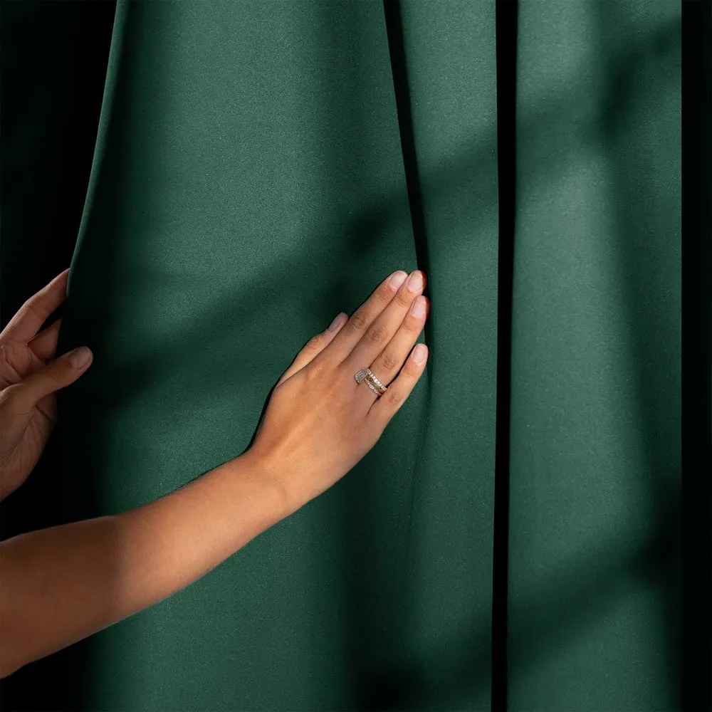 Sötétzöld sötétítő függöny 140x175 cm Eyelets – Restilo