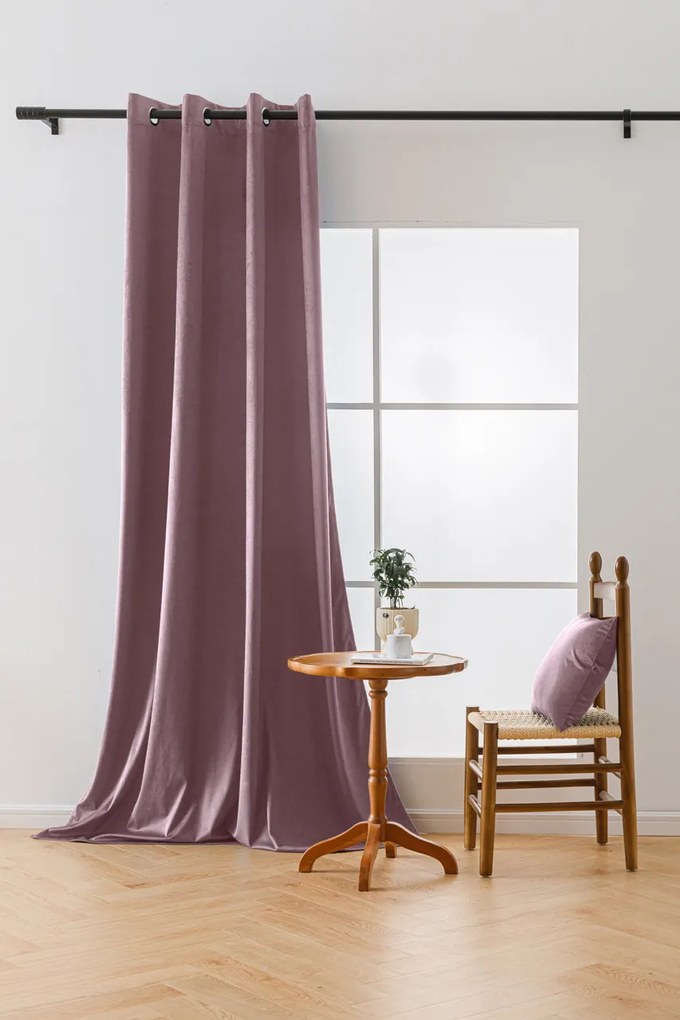 Világoslila VELVET sötétítő függöny 140x270 cm Felfüggesztés: Hullámos sínszalag