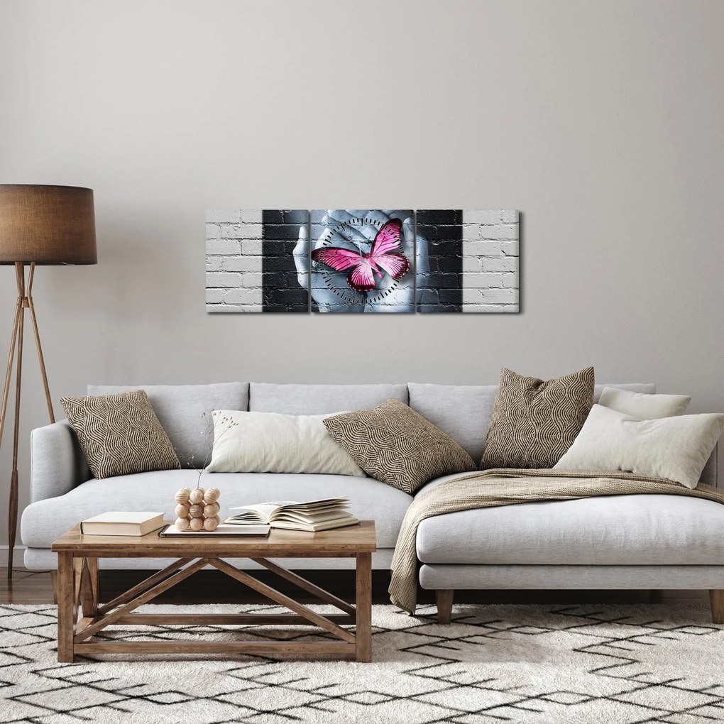 Kép - Rózsaszín pillangó a falon (órával) (90x30 cm)