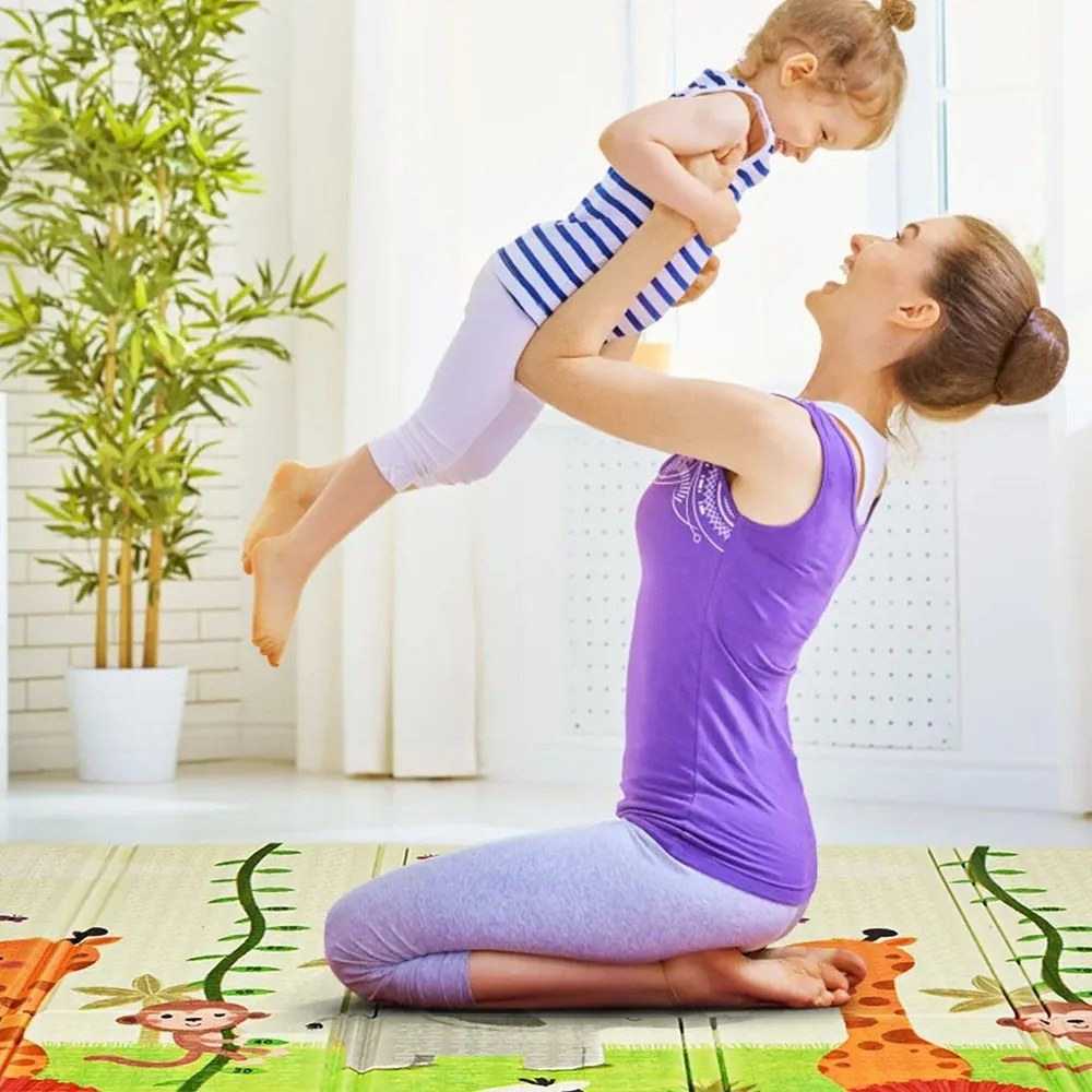 Kétoldalas összecsukható játszószőnyeg táskában