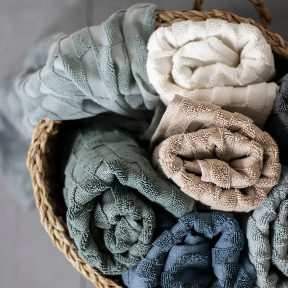 Sötétzöld fürdőszobai kilépő 50x80 cm Geo – Mette Ditmer Denmark