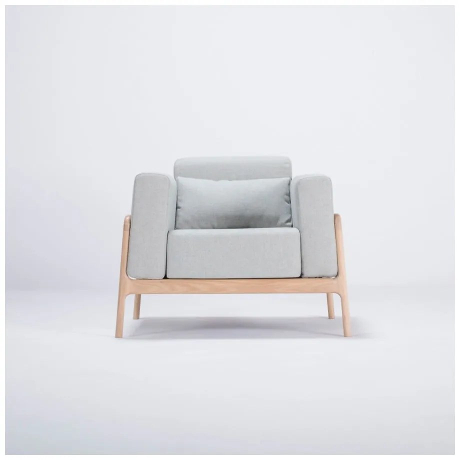 Fawn tölgyfa fotel kékesszürke szövet ülőrésszel - Gazzda