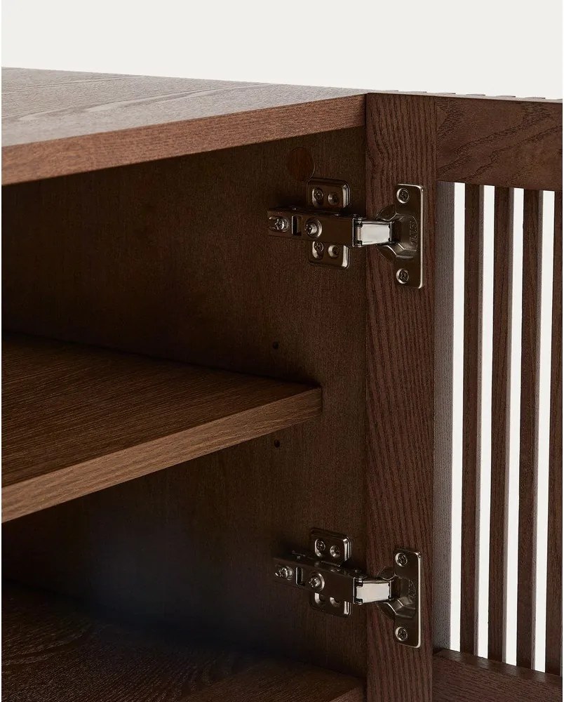 Sötétbarna cipőtartó kőrisfa dekorral 98x50x43 cm Beyla – Kave Home