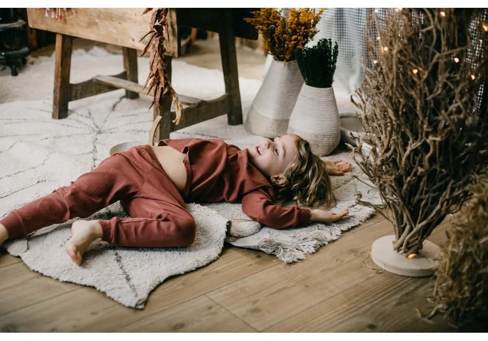 Bézs mosható kézi szövésű pamut gyerek szőnyeg 120x180 cm Monstera Natural – Lorena Canals