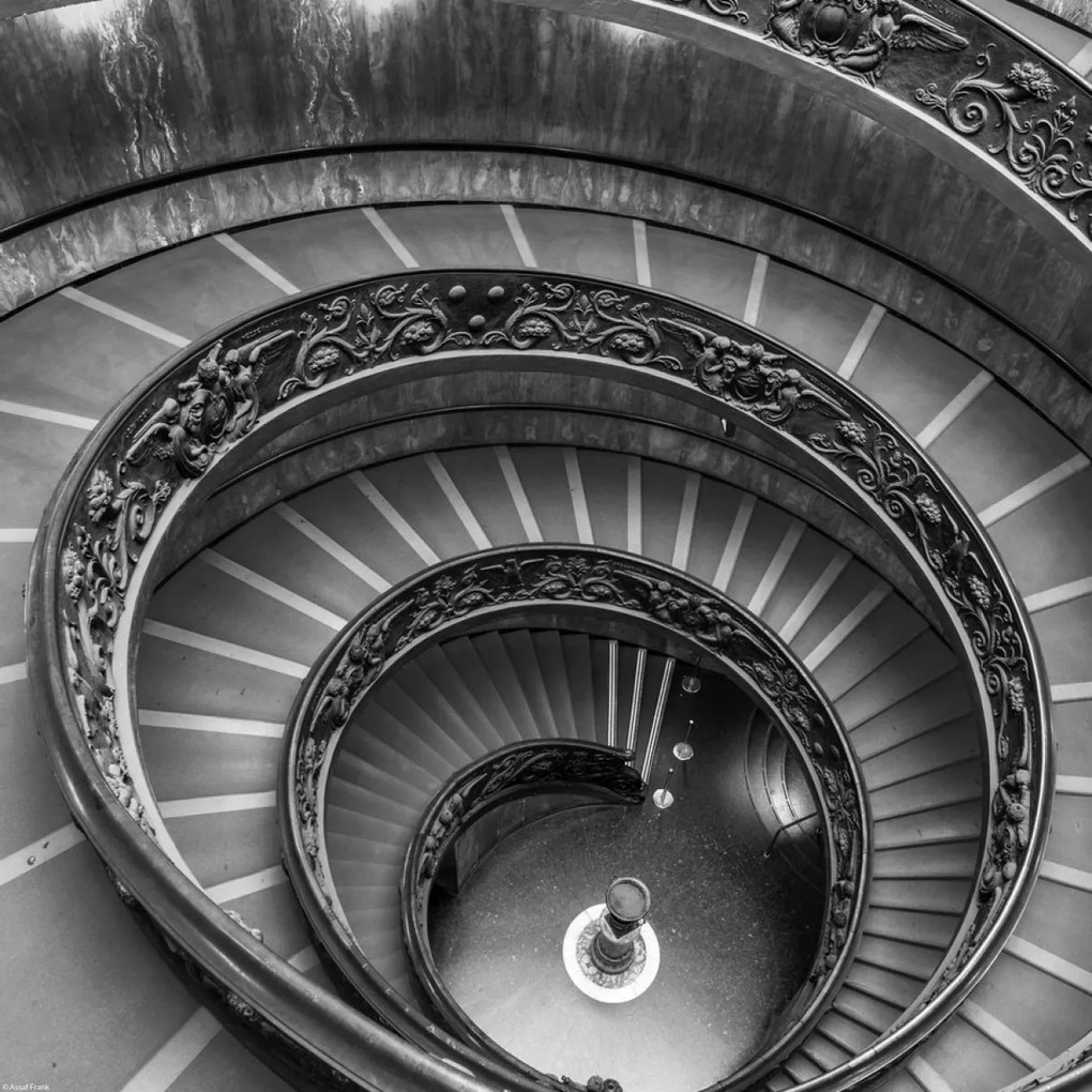Poszter 40x40cm Spirállépcső a Vatikáni Múzeumban, Assaf Frank
